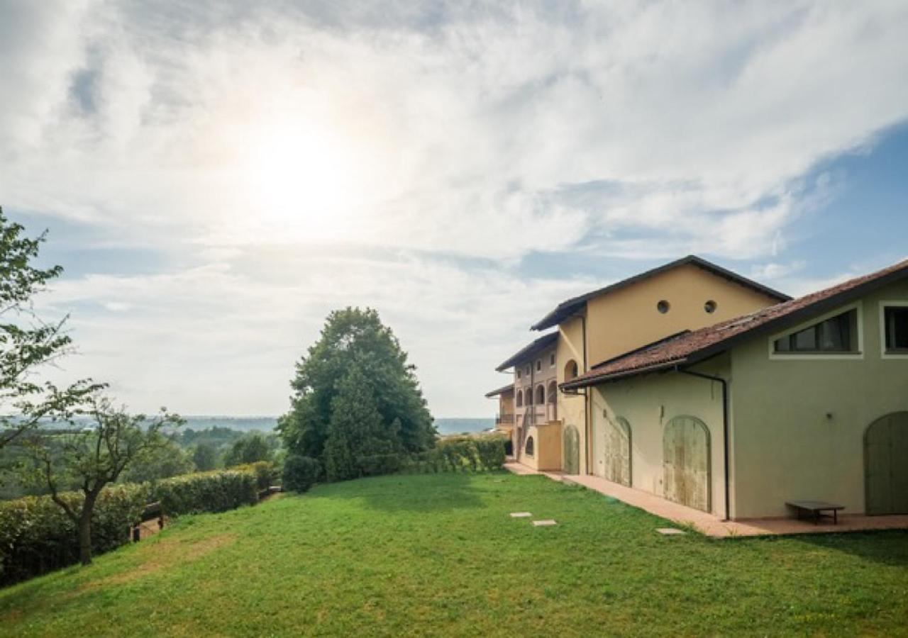 Charming Loft Golf Club Barolo Appartement Novello Buitenkant foto