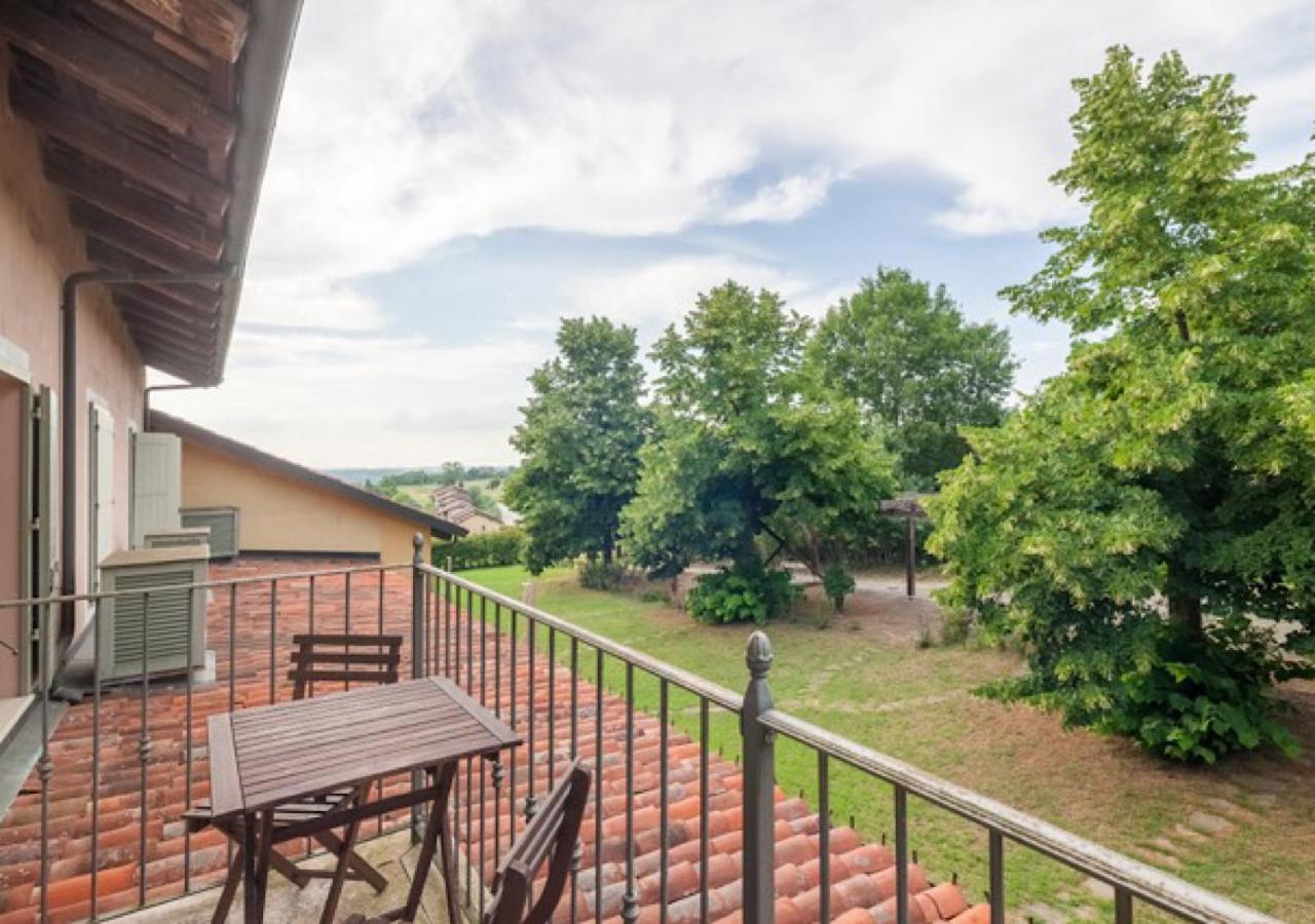 Charming Loft Golf Club Barolo Appartement Novello Buitenkant foto